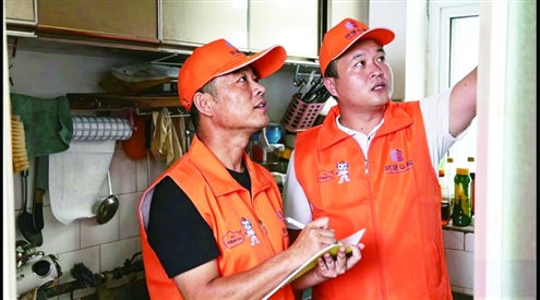 房建e院助力房屋修缮,可5分钟快速匹配维修人员上门 通讯员 李群杰 摄